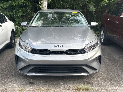 Used 2023 Kia Forte LXS FWD image 2