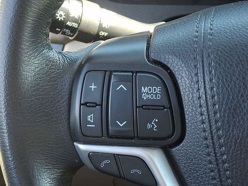 Used 2019 Toyota Sienna XLE AWD/4WD image 21