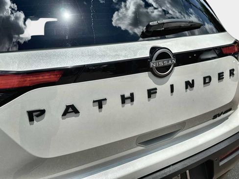 Used 2023 Nissan Pathfinder SV w/ Black Appearance Package AWD/4WD image 16