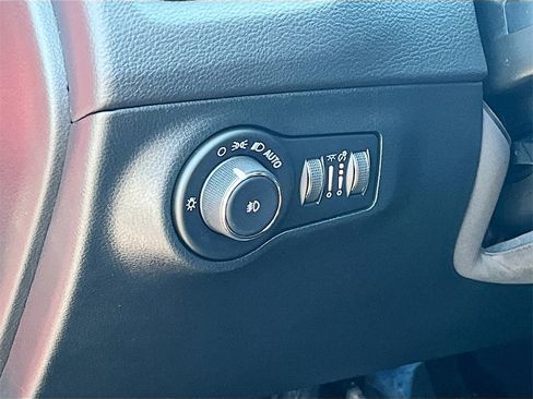 Used 2021 Jeep Compass Latitude image 10