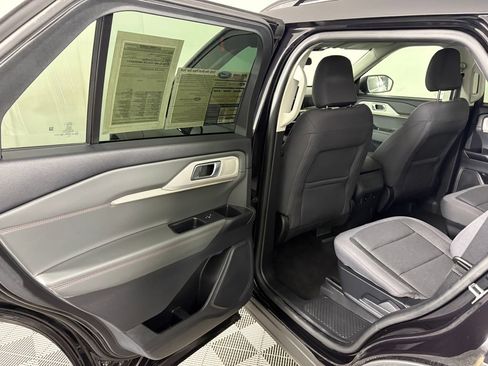 Certified 2025 Ford Explorer Active AWD/4WD image 28