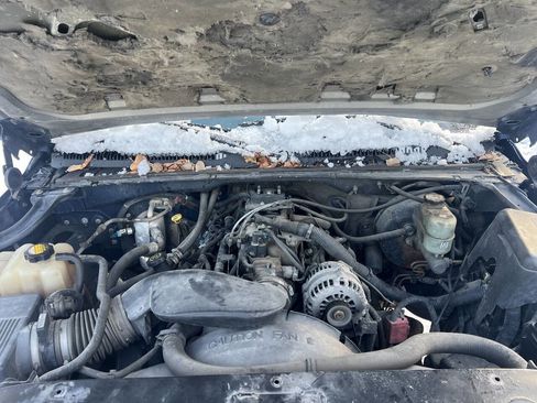 Used 2001 Chevrolet Silverado 1500 LT w/ Firm Ride Suspension Pkg image 16