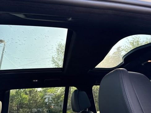 Used 2023 BMW X7 xDrive40i w/ M Sport Package AWD/4WD image 22