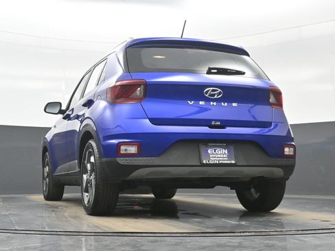 Certified 2025 Hyundai Venue Limited image 29
