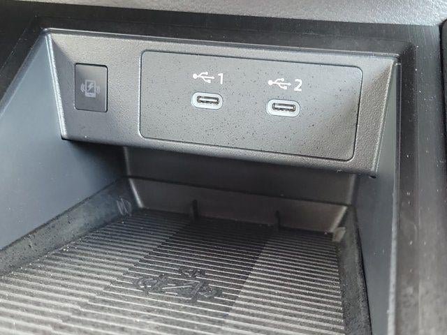 Used 2025 Nissan Kicks SR FWD image 27