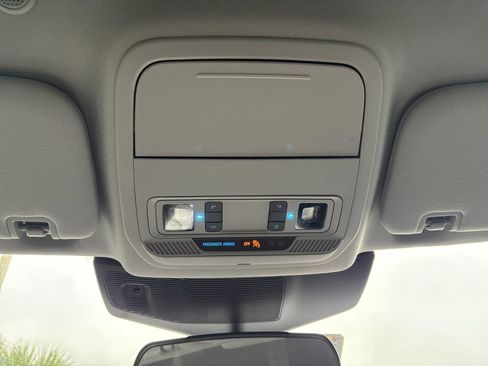 Used 2023 Ford Explorer XLT w/ Equipment Group 202A image 30