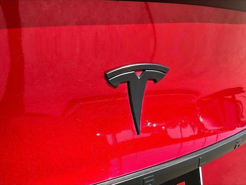 Used 2024 Tesla Model Y 2WD image 29