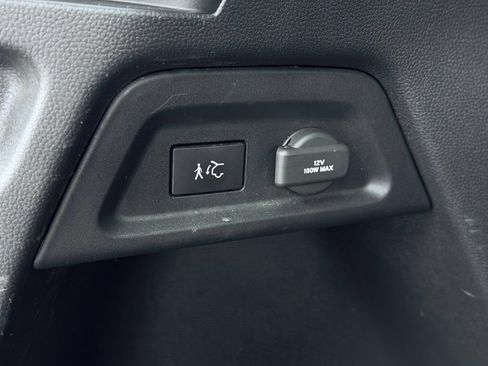 Used 2025 Honda Pilot Touring image 13
