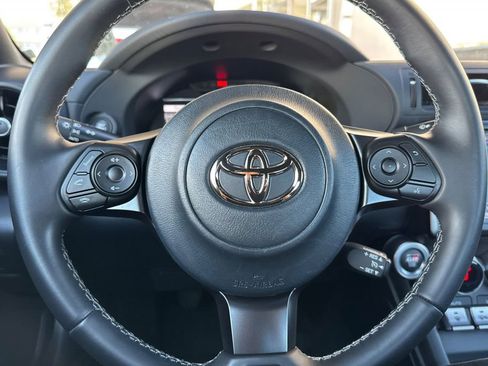 Used 2023 Toyota GR86 w/ ALL Weather Mat Package (TMS) image 20