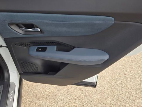 Used 2023 Nissan Ariya image 9