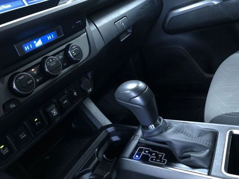 Used 2023 Toyota Tacoma TRD Off-Road image 25