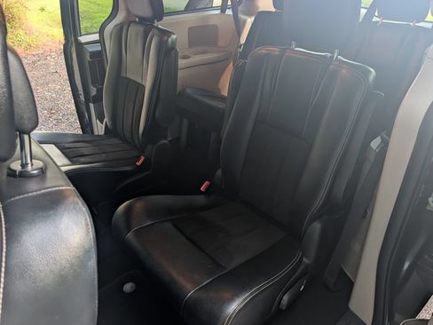 Used 2020 Dodge Grand Caravan SXT FWD image 19