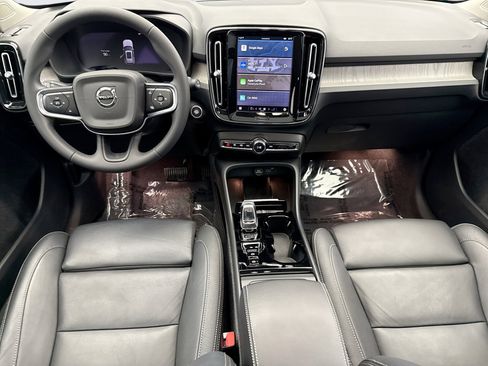 Used 2024 Volvo XC40 B5 Plus w/ Climate Package image 14