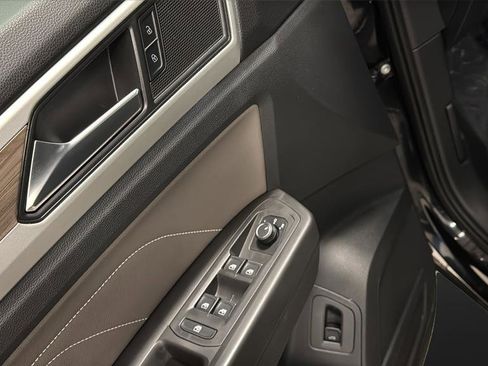 Used 2023 Volkswagen Atlas SEL image 24