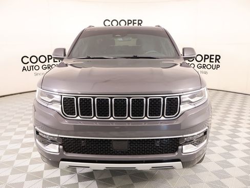 Used 2022 Jeep Wagoneer Series II w/ Premium Group I AWD/4WD image 10