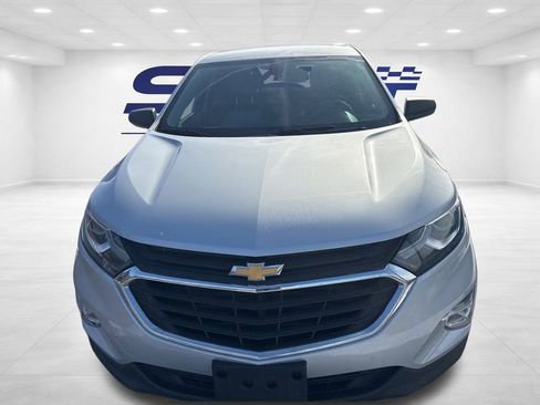 Used 2019 Chevrolet Equinox LS w/ LS Convenience Package AWD/4WD image 2