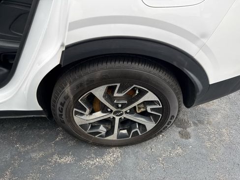 Used 2023 Kia Sportage EX FWD image 16