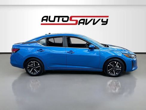 Used 2025 Nissan Sentra SV FWD image 8