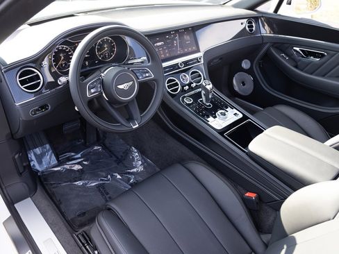 Used 2024 Bentley Continental GT image 2
