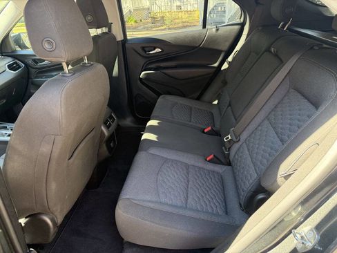 Used 2018 Chevrolet Equinox LT image 17