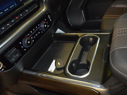 Used 2024 Chevrolet Silverado 2500 High Country w/ Midnight Edition image 20