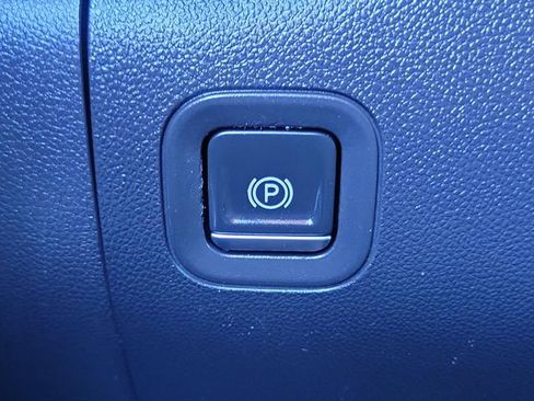 Used 2021 GMC Sierra 1500 Elevation w/ Preferred Package image 20