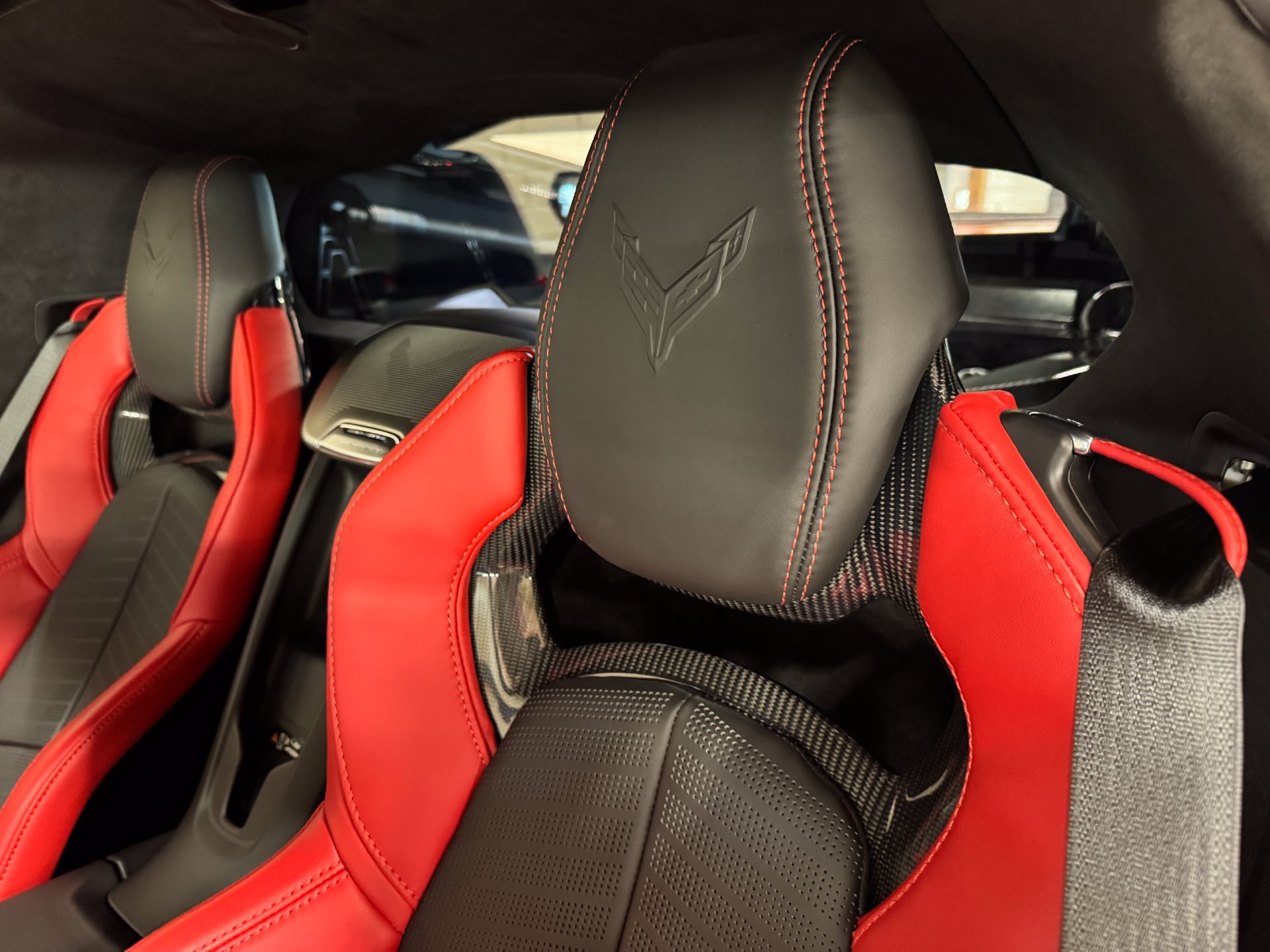 Used 2025 Chevrolet Corvette Stingray Premium Cpe w/ Z51 Performance Package RWD image 86