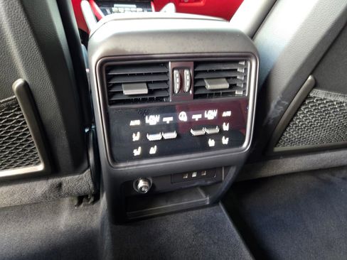 Used 2024 Porsche Cayenne S AWD/4WD image 19