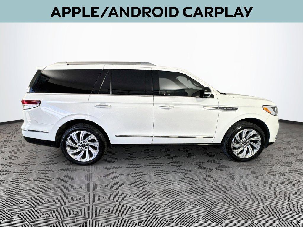 Used 2022 Lincoln Navigator Reserve RWD image 4