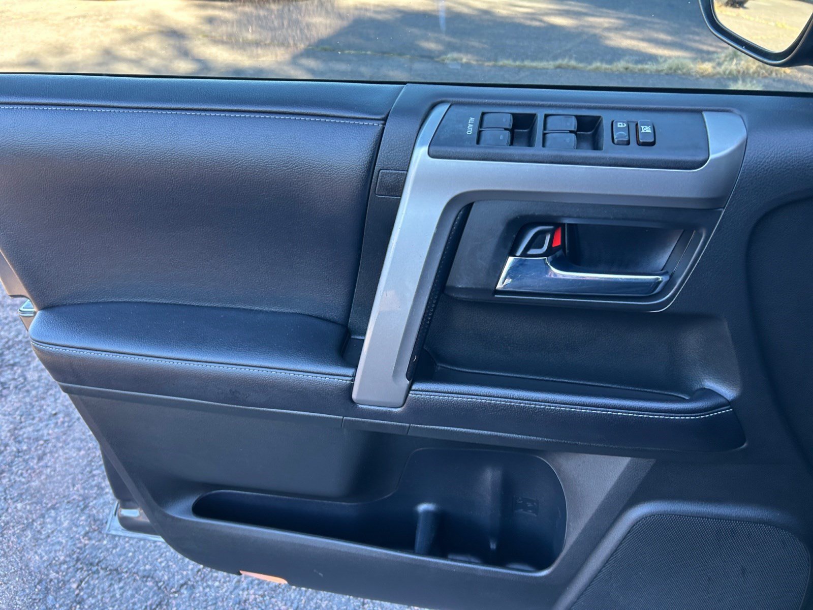 Used 2018 Toyota 4Runner SR5 RWD image 13