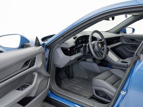 Used 2023 Porsche Taycan image 6