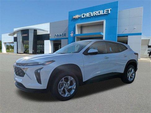 New 2026 Chevrolet Trax LS w/ LS Convenience Package image 9