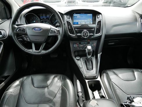 Used 2017 Ford Focus Titanium FWD image 18