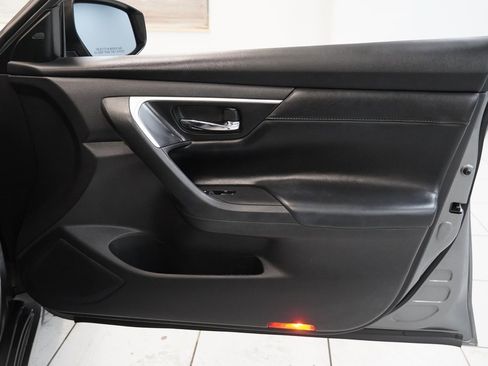 Used 2016 Nissan Altima 2.5 SL w/ 2.5 Technology w/LED Package image 31
