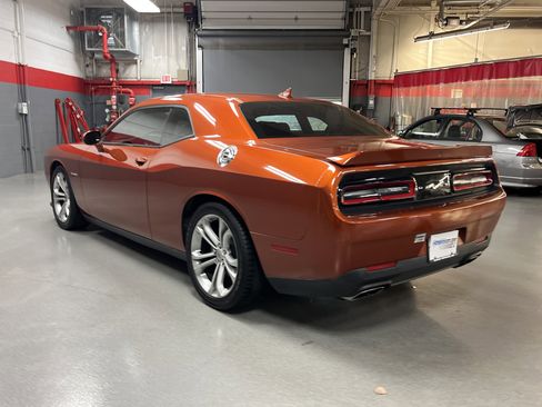 Used 2022 Dodge Challenger R/T image 8