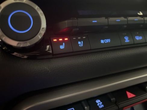 Used 2024 Toyota Tundra Limited image 42