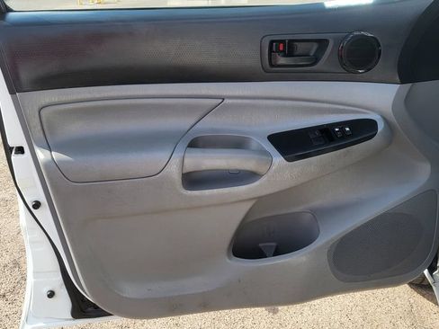 Used 2015 Toyota Tacoma 2WD Access Cab image 26