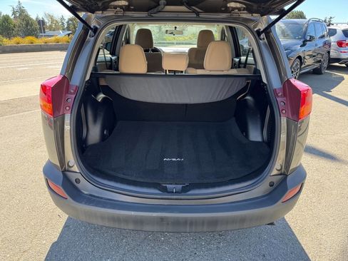 Used 2015 Toyota RAV4 XLE FWD image 3