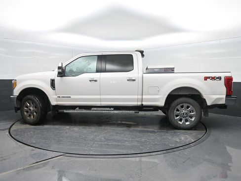 Used 2017 Ford F250 Lariat w/ Chrome Package image 37
