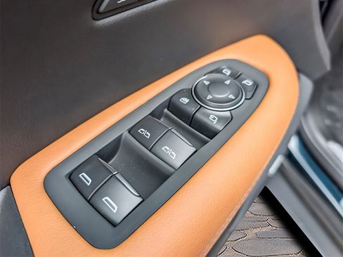 New 2025 Cadillac XT5 Premium Luxury image 11