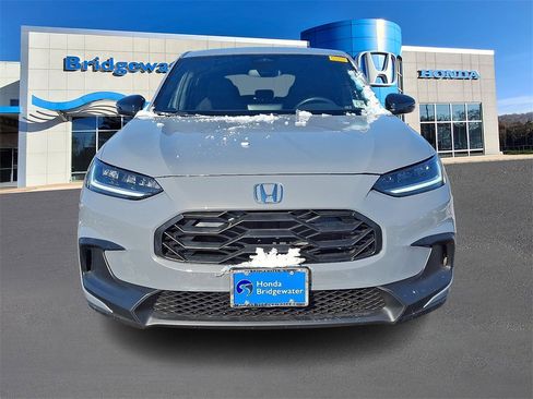 Used 2023 Honda HR-V Sport image 2