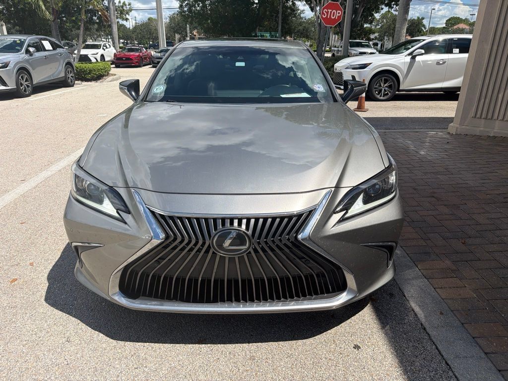 Used 2019 Lexus ES 350 w/ Premium Package FWD image 2