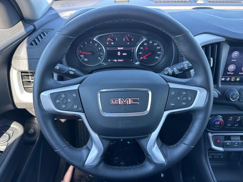 Used 2024 GMC Terrain SLT AWD/4WD image 9