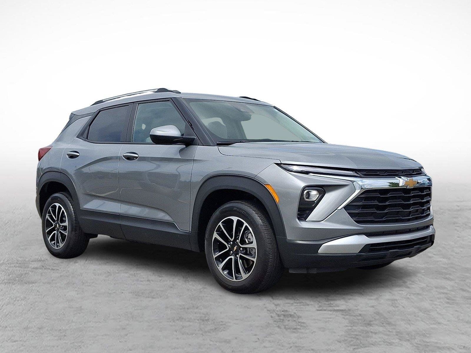 Used 2024 Chevrolet TrailBlazer LT w/ LT Cold Weather Package AWD/4WD image 1