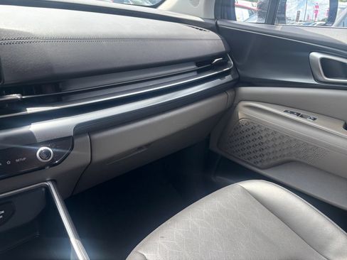 Used 2026 Kia Carnival FWD image 38