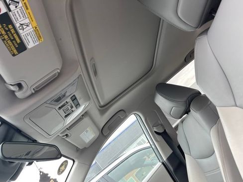 Used 2022 Toyota RAV4 XLE Premium AWD/4WD image 8