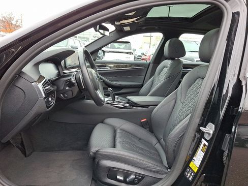 Used 2022 BMW 530i xDrive w/ Premium Package image 13