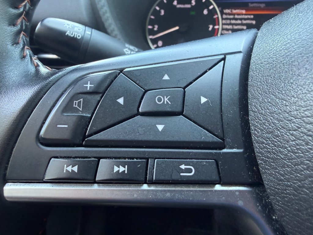 Used 2025 Nissan Sentra SR FWD image 17