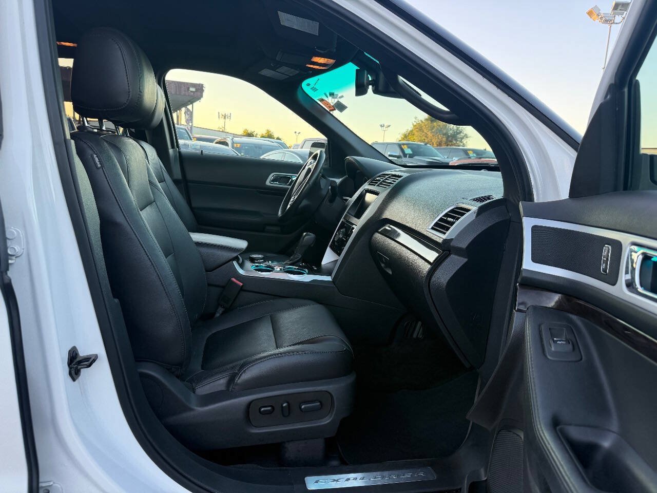 Used 2015 Ford Explorer Limited w/ Equipment Group 302A AWD/4WD image 19