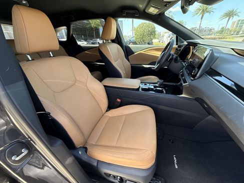 Used 2025 Lexus RX 350 FWD w/ Technology Package image 16